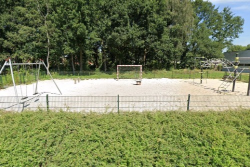 Speeltuin met zand ondergrond