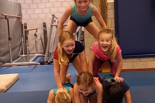 Recreatie acro-gymnastiek